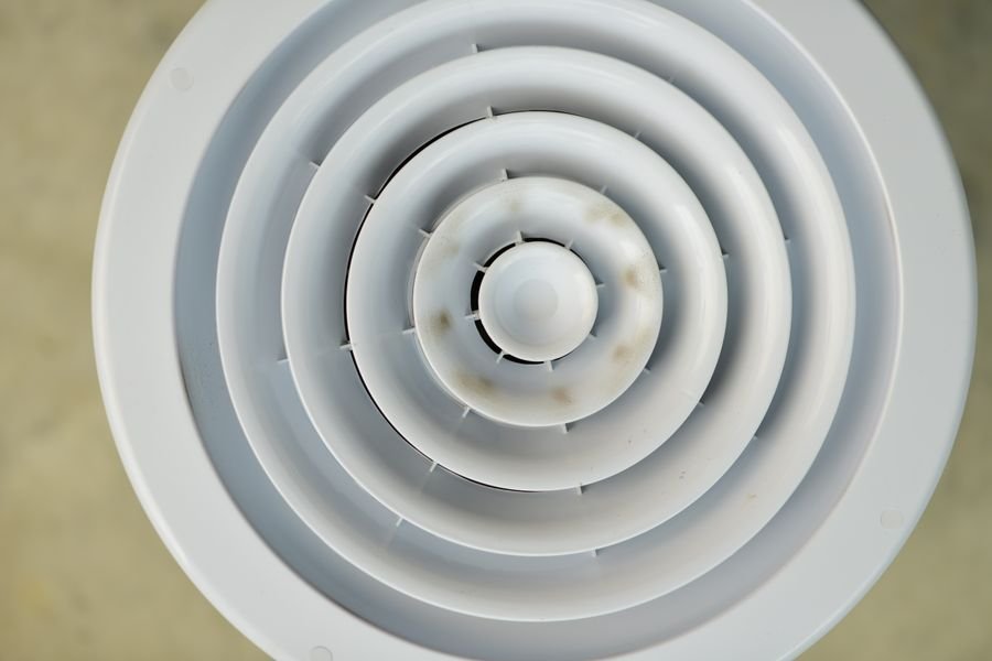 Ducted air conditioning ceiling outlet